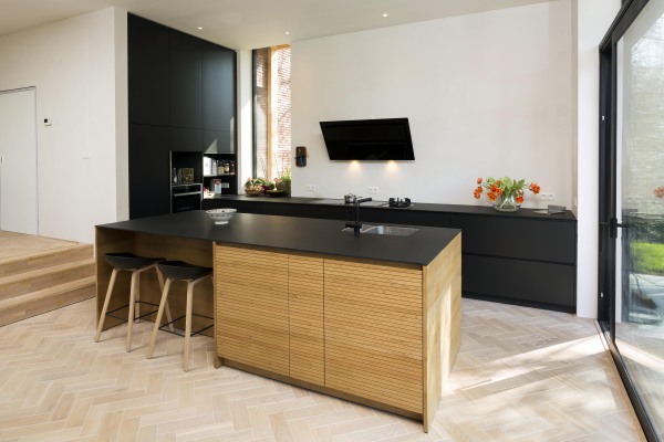 Theyssens main image